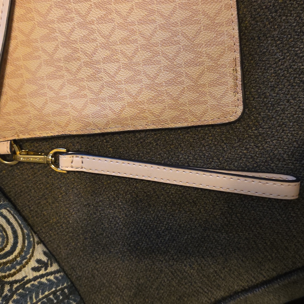 Michael Kors Pink Clutch - Picture 3 of 6